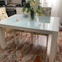 Tavolo moderno estendibile