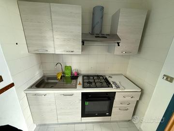 Cucina usara pochi mesi