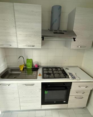 Cucina usara pochi mesi