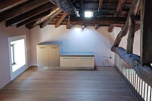 Casa indipendente di 482 m² con più di 5 locali a 