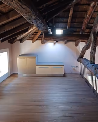 Casa indipendente di 482 m² con più di 5 locali a 