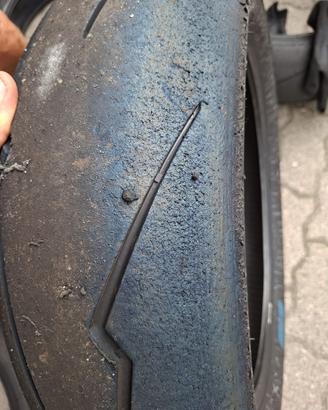 gomme moto 