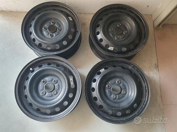 4 cerchioni in ferro R15