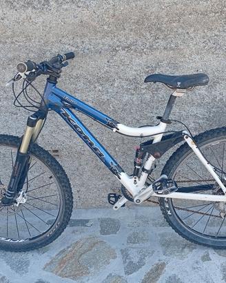 bici kona four