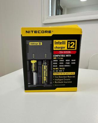 Nitecore intellicharge i2 + 1x batteria 18650