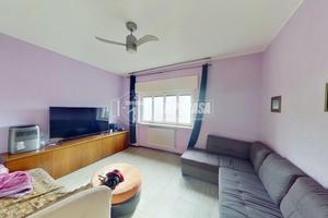 Ampio trilocale con box da riammodernare