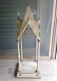 Teca a baldacchino, trittico, tabernacolo, nicchia