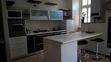 POSTO LETTO IN DOPPIA PER STUDENTESSA IN APPARTAME