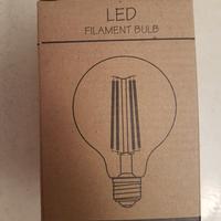 Lampadina a LED E27 dimmerabile, luce calda