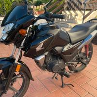 Honda cb 125 f (anno 2022)