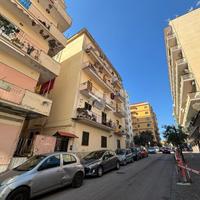 2 LOCALI A TORRE ANNUNZIATA
