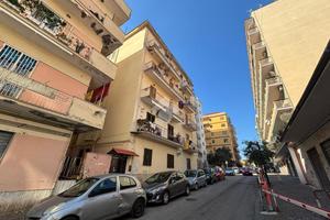 2 LOCALI A TORRE ANNUNZIATA