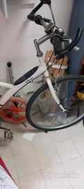 bicicletta bitwin con specchietti e contachilometl
