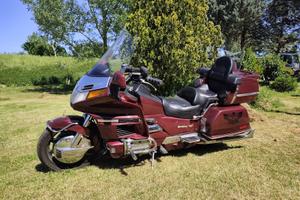 Moto gold wing