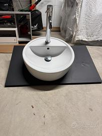 Lavabo con mensola