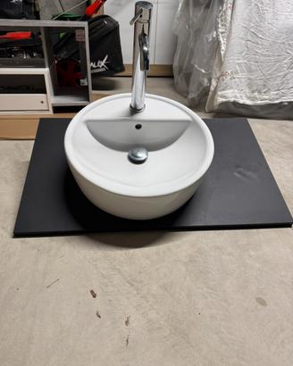 Lavabo con mensola