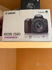 Canon EOS 250D + Obiettivo Ef-S 18-55
