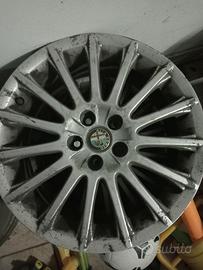 Cerchioni Alfa 147 da 16" a 16 razze in lega 