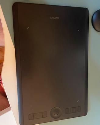 Wacom intuos M