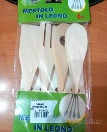 4 cucchiai in legno