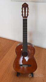 chitarra Yamaha C40, custodia, capotasto, ecc
