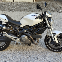 Ducati Monster 696 + A2