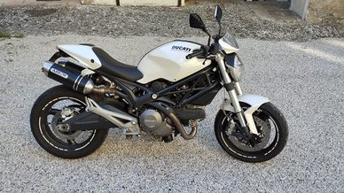 Ducati Monster 696 + A2