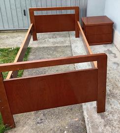 Letto singolo con comodino