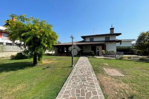 VILLA SINGOLA A ROMANO DI LOMBARDIA