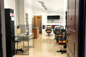 Locale professionale - Via Amendola