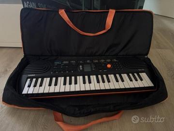 Tastiera Casio SA-76A per scuole medie.