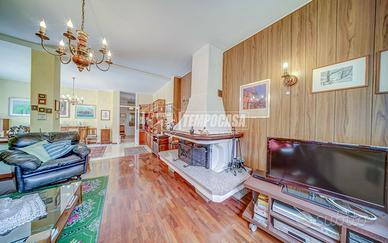 MEZZOMERICO - SOLUZIONE SEMI INDIPENDENTE CON TERR