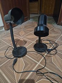 Coppia di lampade da tavolo o comodino.