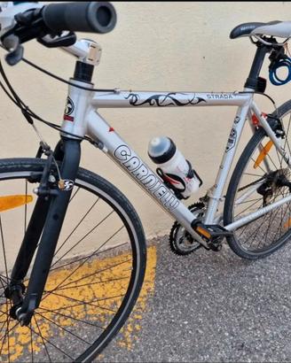 Bicicletta Sportiva leggerissima in allumino 