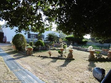Villa Località Spiaggia Di Mezzo