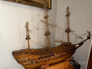 Grande modello navale galeone del XVII secolo