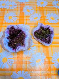 GEODE DI QUARZO CON CRISTALLI VIOLA