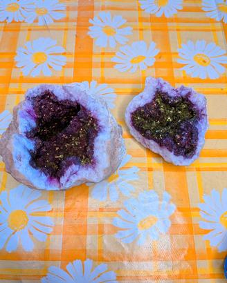 GEODE DI QUARZO CON CRISTALLI VIOLA