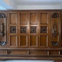 ARMADIO MARRONE IN LEGNO