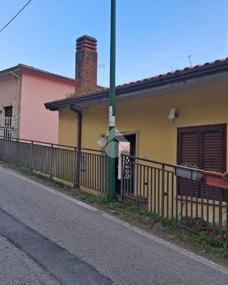 3 LOCALI A CAPRIGLIA IRPINA
