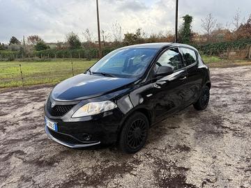 Lancia Ypsilon 1.0 FireFly 5 porte S&S Hybrid Ecoc