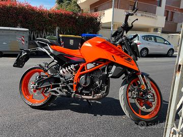 KTM Duke 390 2025 Come nuova
