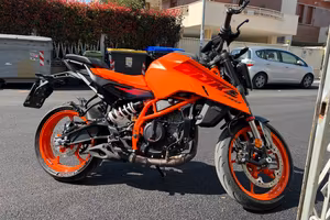 KTM Duke 390 2025 Come nuova