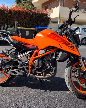 KTM Duke 390 2025 Come nuova