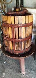 pressa a torchio per vino 