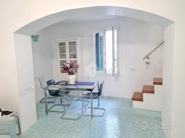 4 LOCALI A VIETRI SUL MARE