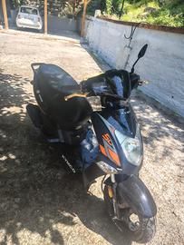 Kimco Agility 50 cc 4 tempi nero.
