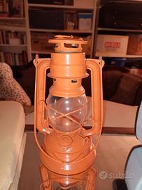 Piccolo lume a petrolio