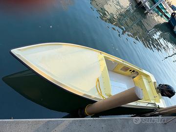 Cofano MT Mardegan con motore Yamaha 9.9