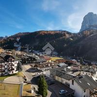 2 LOCALI A SANTA CRISTINA VALGARDENA